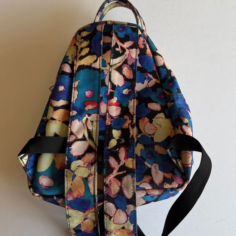 Hershel Supply mini Nova floral backpack GUC